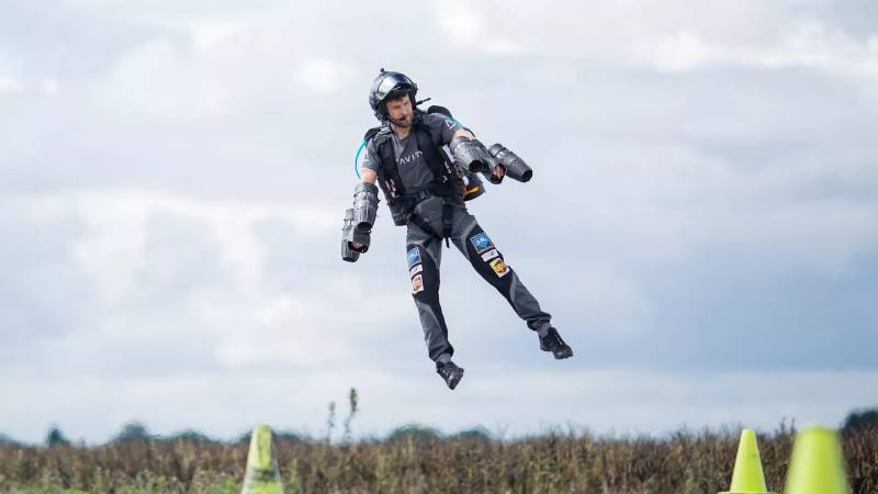 Mơ Thấy Bay Trên Trời Đánh Con Gì? Điềm Báo Có Khó Khăn Không? 3 Mơ thấy bay trên trời: những con số may mắn